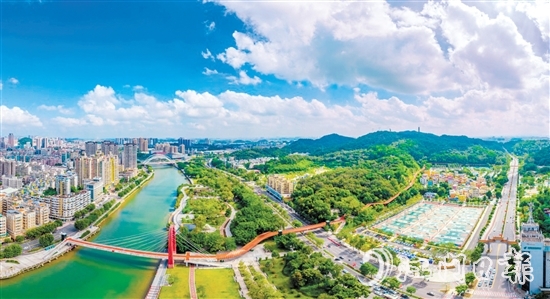 江海區(qū)統(tǒng)籌山、水、林、田，打造現(xiàn)代化、具有地方特色的高端生產(chǎn)生活生態(tài)環(huán)境。圖為城央綠廊。彭偉宗