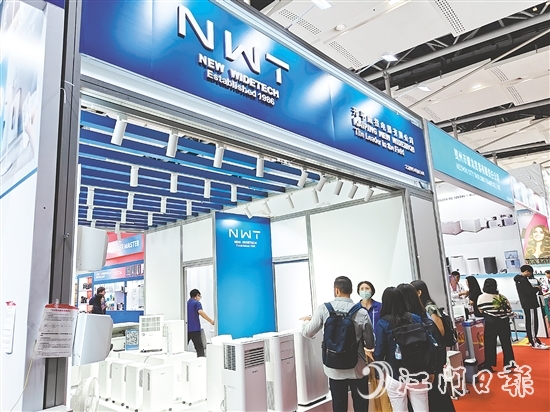 據(jù)不完全統(tǒng)計，第137屆廣交會上，開平參展企業(yè)將展示產(chǎn)品超3700件，其中新品800多件。