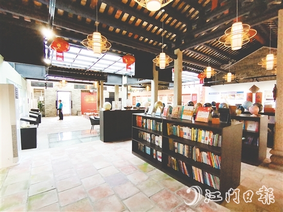 鄉(xiāng)風(fēng)文明館由隔凹書屋改造而成，通過(guò)實(shí)物、圖片、文字與模型，生動(dòng)訴說(shuō)著桂水村的變遷與成就。