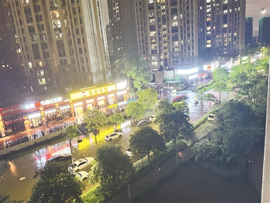 進(jìn)入5月份，強(qiáng)降雨不斷，有的車(chē)主遭遇“水浸車(chē)”。