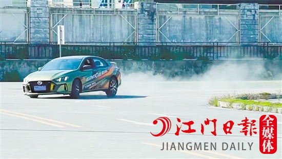 車主充分體驗(yàn)了影豹的性能。